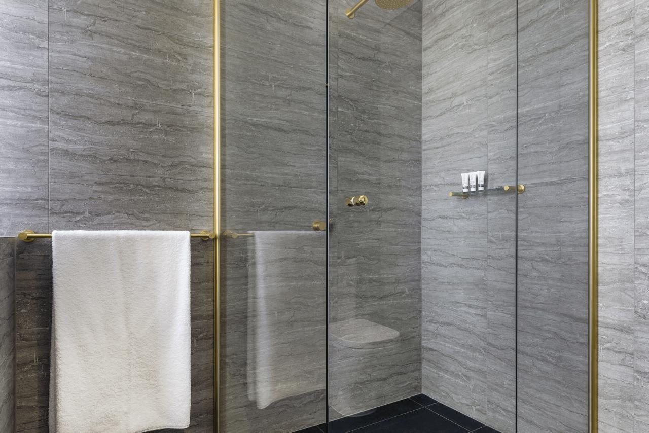 ホテル ザ コロニー アット マンドゥーン エステート West Swan エクステリア 写真 A shower enclosure